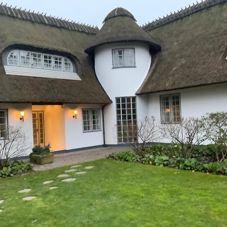 Immaculate 4-Bed Cottage In Solrod Strand Holiday home *