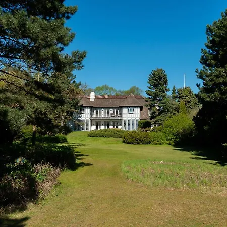 Immaculate 4-Bed Cottage In Solrod Strand *