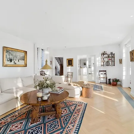 Immaculate 4-Bed Cottage In Solrod Strand *