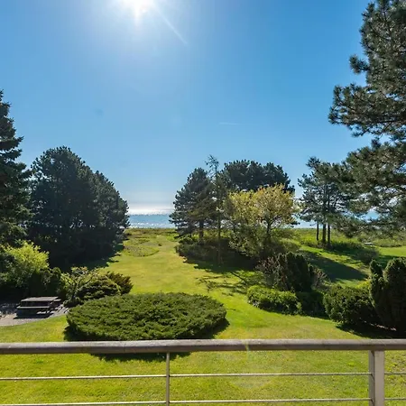 Immaculate 4-Bed Cottage In Solrod Strand Holiday home Solrod