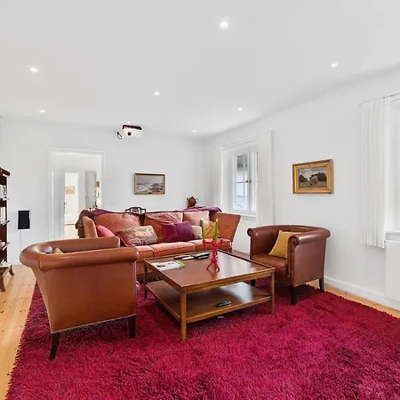 Immaculate 4-Bed Cottage In Solrod Strand Holiday home
