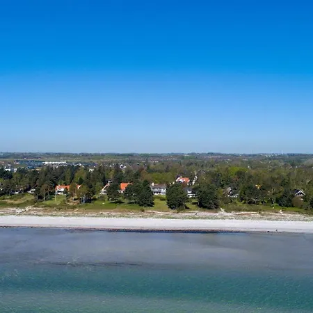 Immaculate 4-Bed Cottage In Solrod Strand