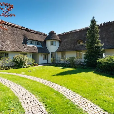 Immaculate 4-Bed Cottage In Solrod Strand * Solrod